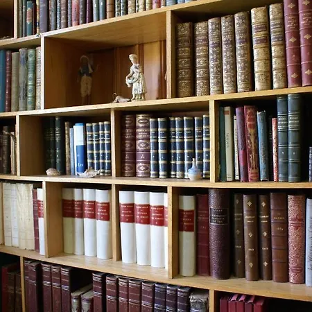 Chateau Rosemont: Family Estate With Pool & Tennis In Médoc