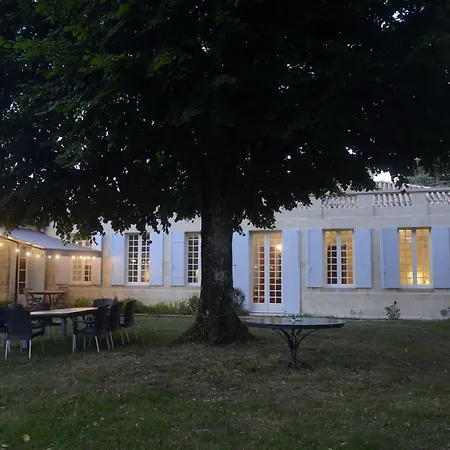 Château Rosemont - Grande Maison Familiale Campagne Dans Le Médoc Avec Piscine Et Tennis à 15 Mn Bordeaux Casa vacanze