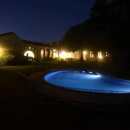 Château Rosemont - Grande Maison Familiale Campagne Dans Le Médoc Avec Piscine Et Tennis à 15 Mn Bordeaux Casa vacanze