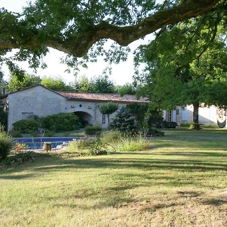 Chateau Rosemont - Grande Maison Familiale Campagne Dans Le Medoc Avec Piscine Et Tennis A 15 Mn Bordeaux *