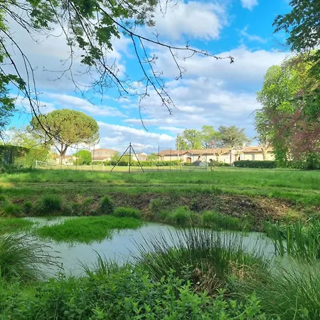 Château Rosemont - Grande Maison Familiale Campagne Dans Le Médoc Avec Piscine Et Tennis à 15 Mn Bordeaux * Labarde
